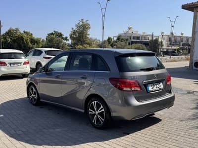 Mercedes-Benz B 180 — 3