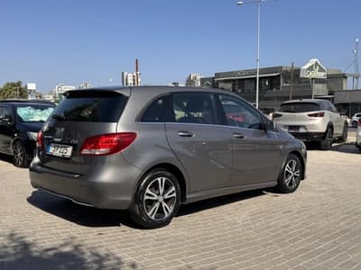 Mercedes-Benz B 180 — 4