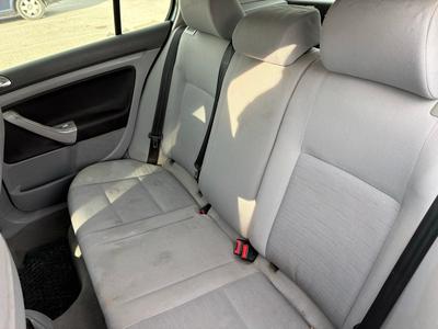 Volkswagen Golf — 10