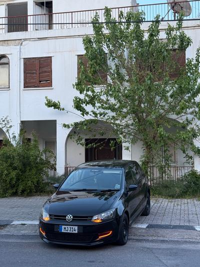 Volkswagen Polo — 2