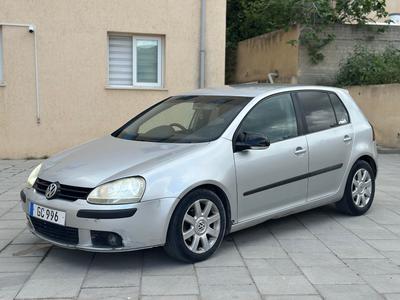 Volkswagen Golf — 3