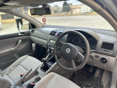 Volkswagen Golf — 6