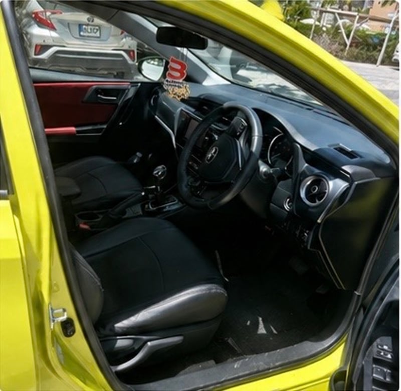 Toyota Auris — 4