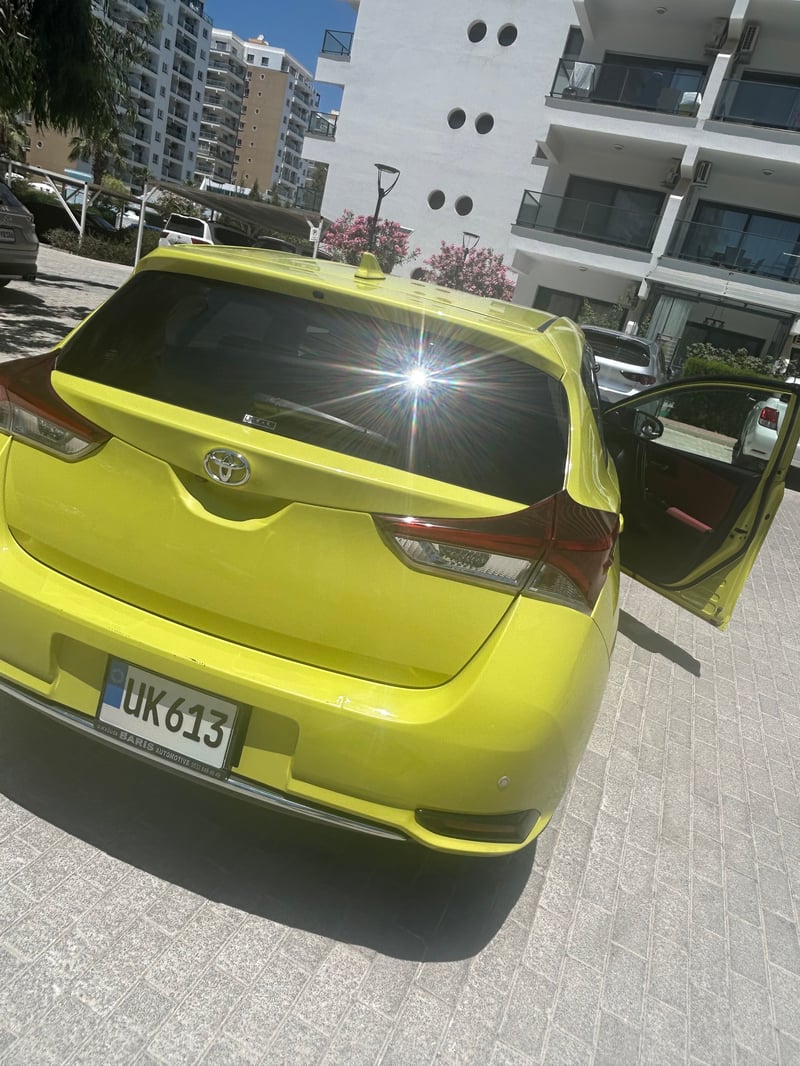 Toyota Auris — 9
