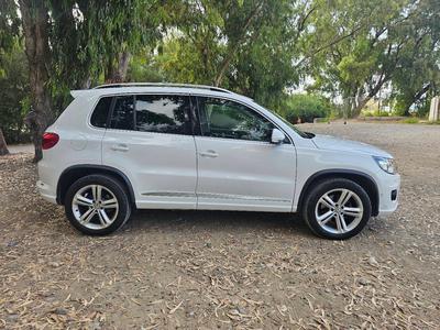Volkswagen Tiguan — 10