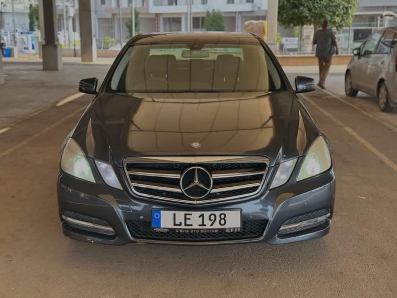 Mercedes-Benz E 220 — 3