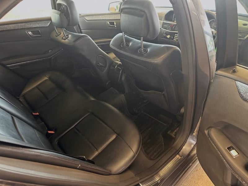 Mercedes-Benz E 220 — 9