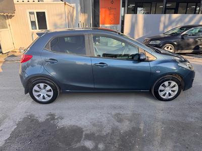 Mazda Demio — 3