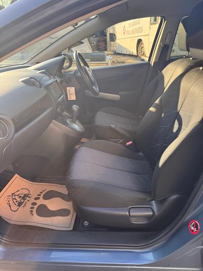 Mazda Demio — 7