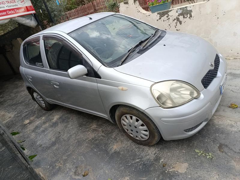 Toyota Vitz — 1/3
