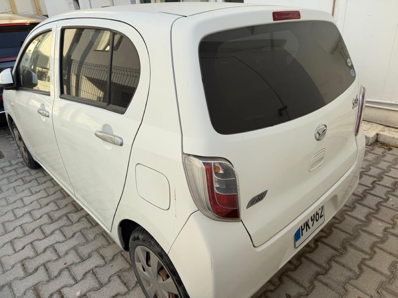 Daihatsu Mira — 2