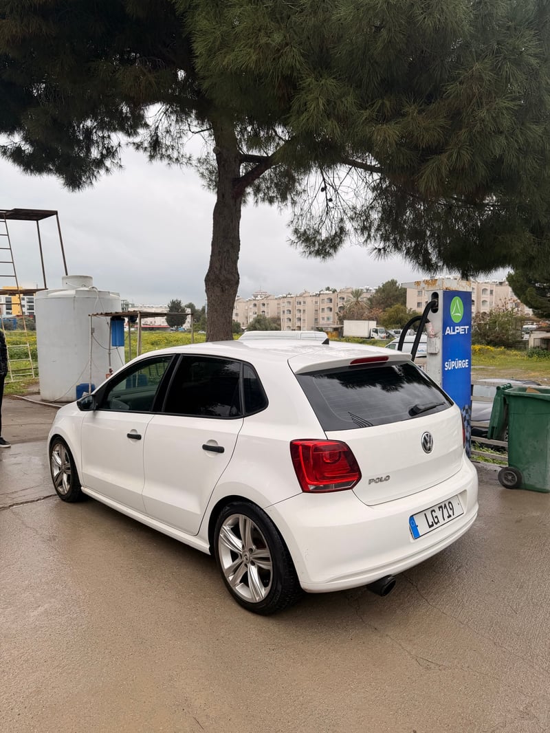 Volkswagen Polo — 5