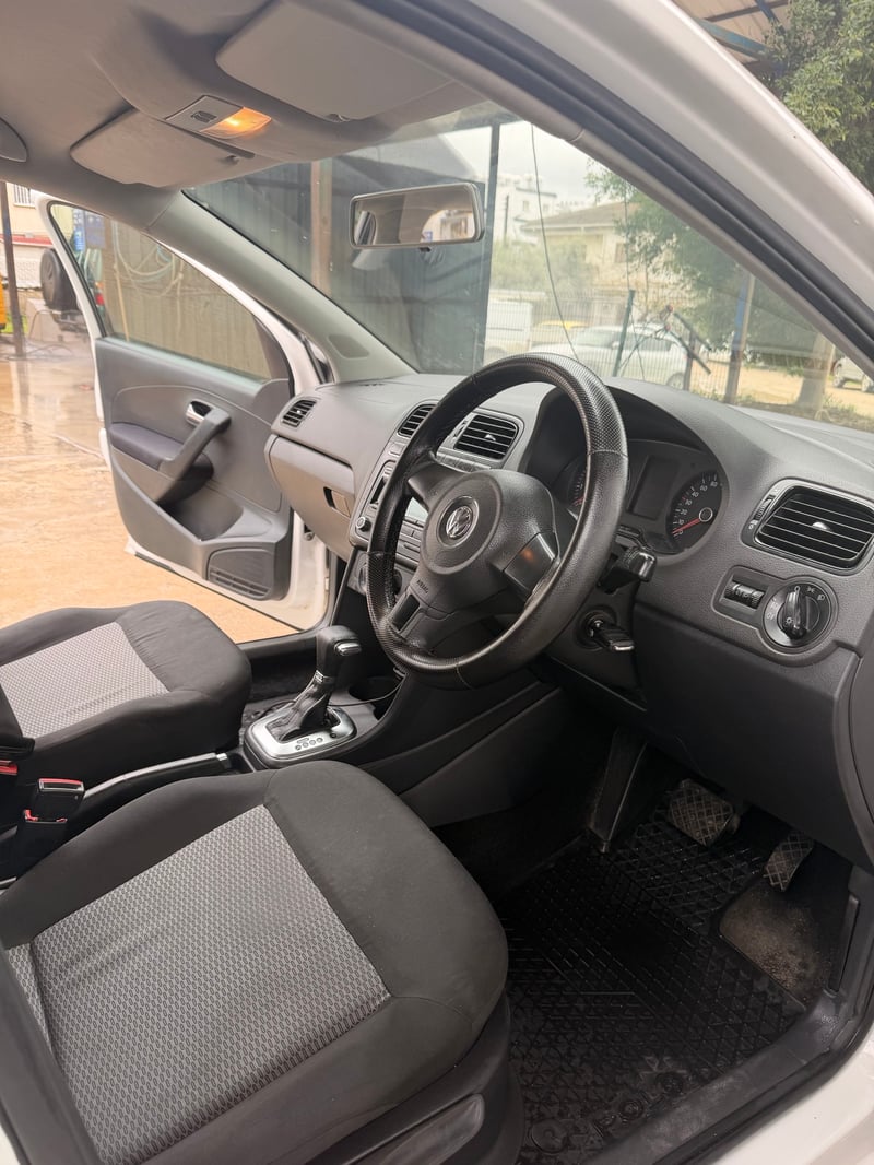Volkswagen Polo — 8
