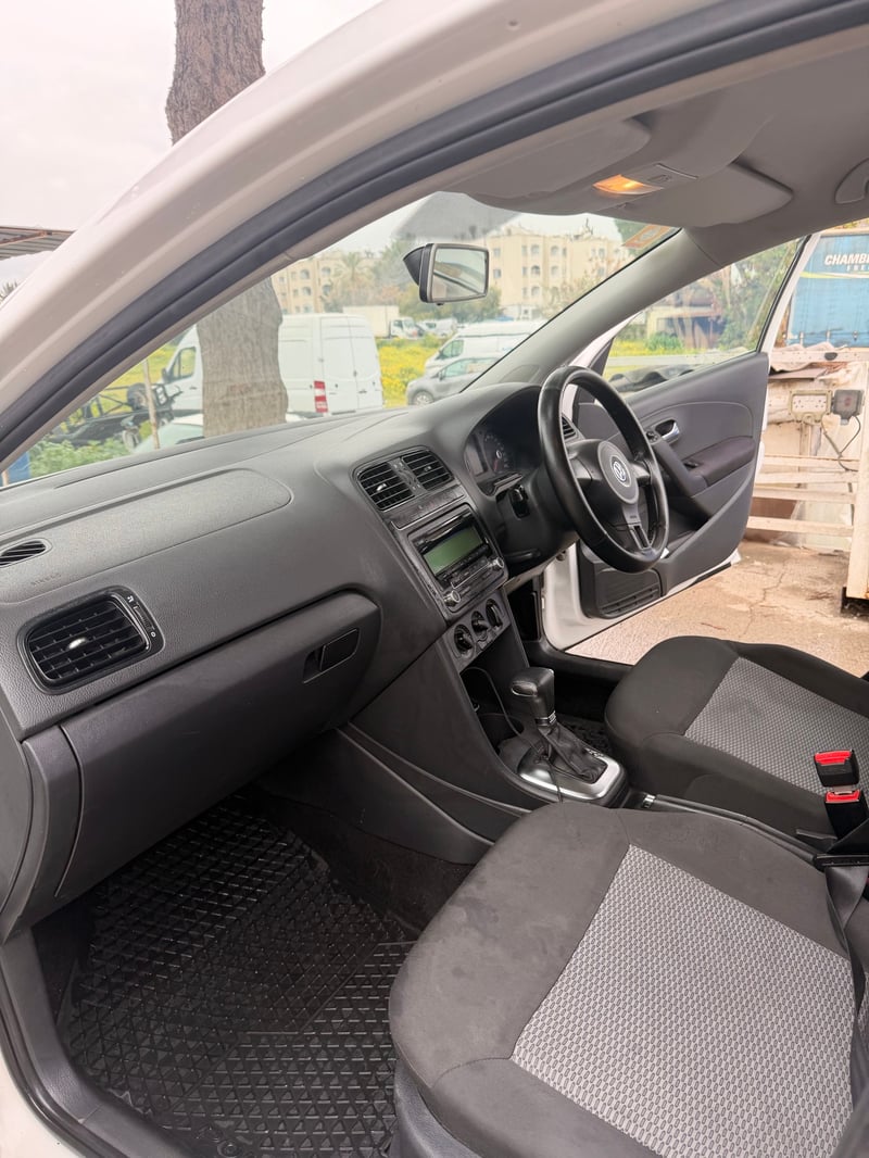 Volkswagen Polo — 9