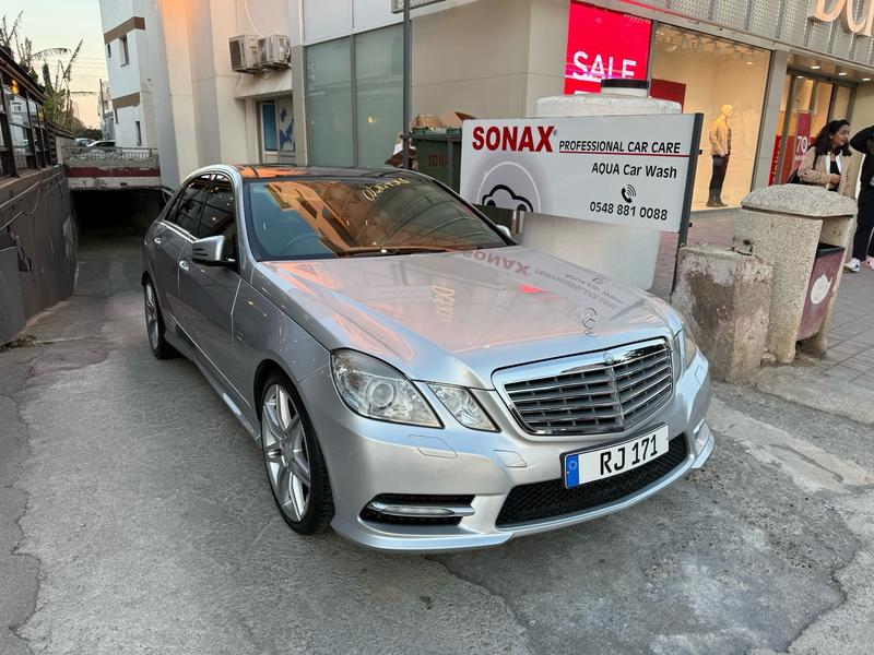 Mercedes-Benz E 220 — 1/3