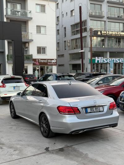 Mercedes-Benz E 220 — 7