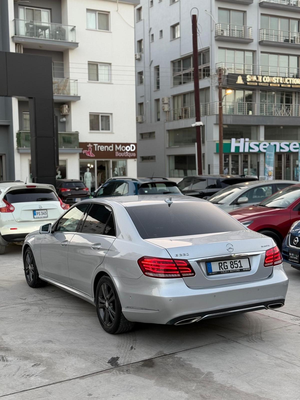 2015 Mercedes-Benz E 220 7
