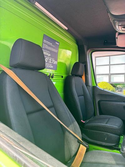 Mercedes-Benz Sprinter — 4