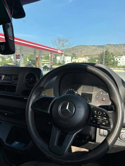 Mercedes-Benz Sprinter — 5