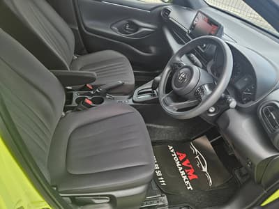 Toyota Yaris — 9