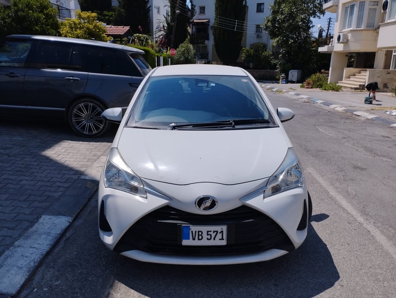 Toyota Vitz — 1