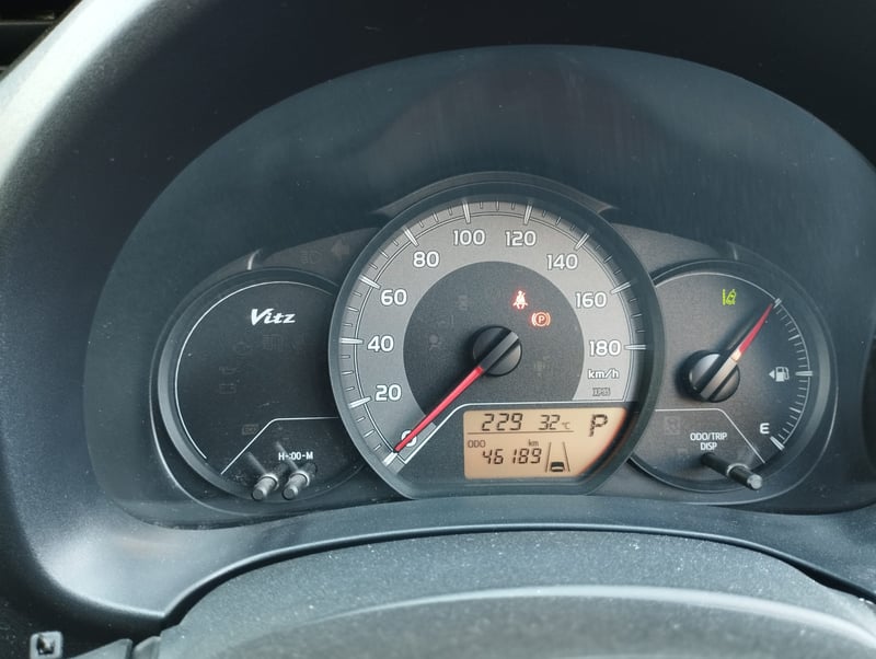 Toyota Vitz — 3