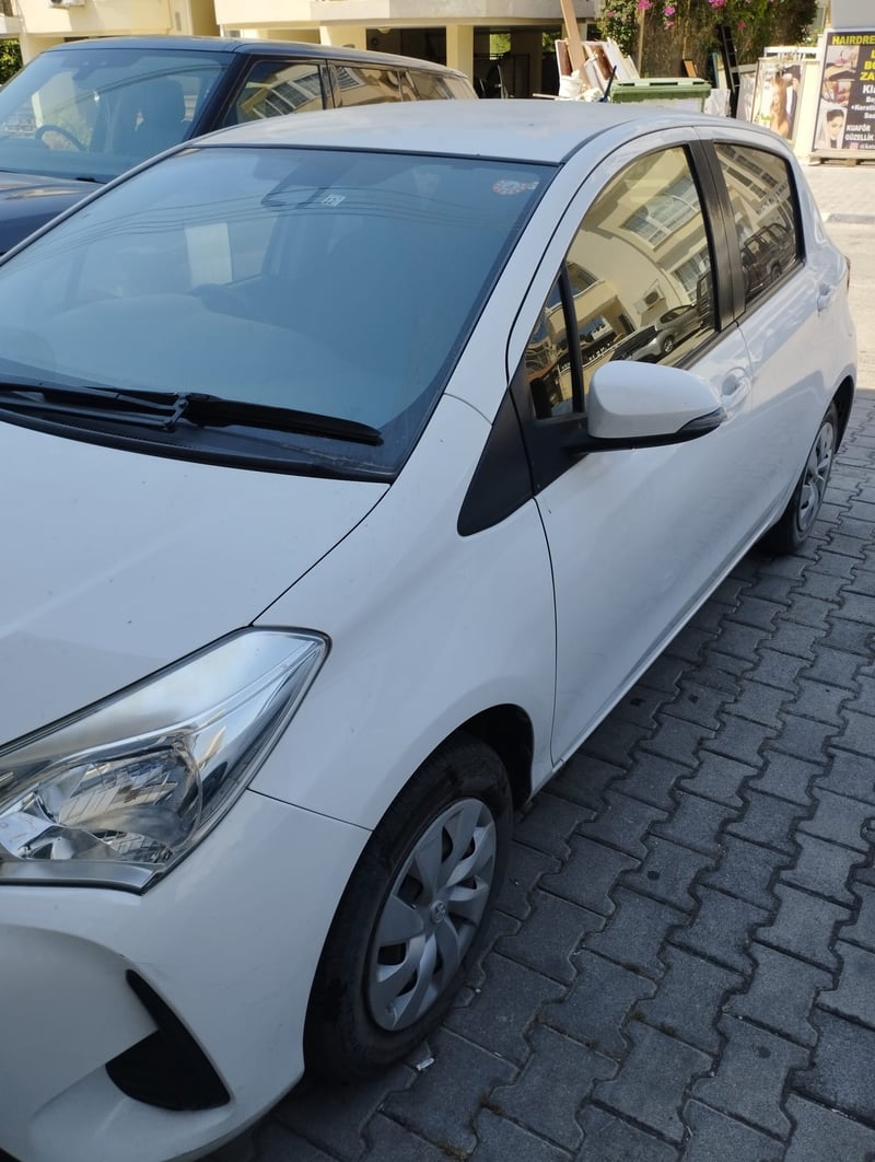 Toyota Vitz — 4