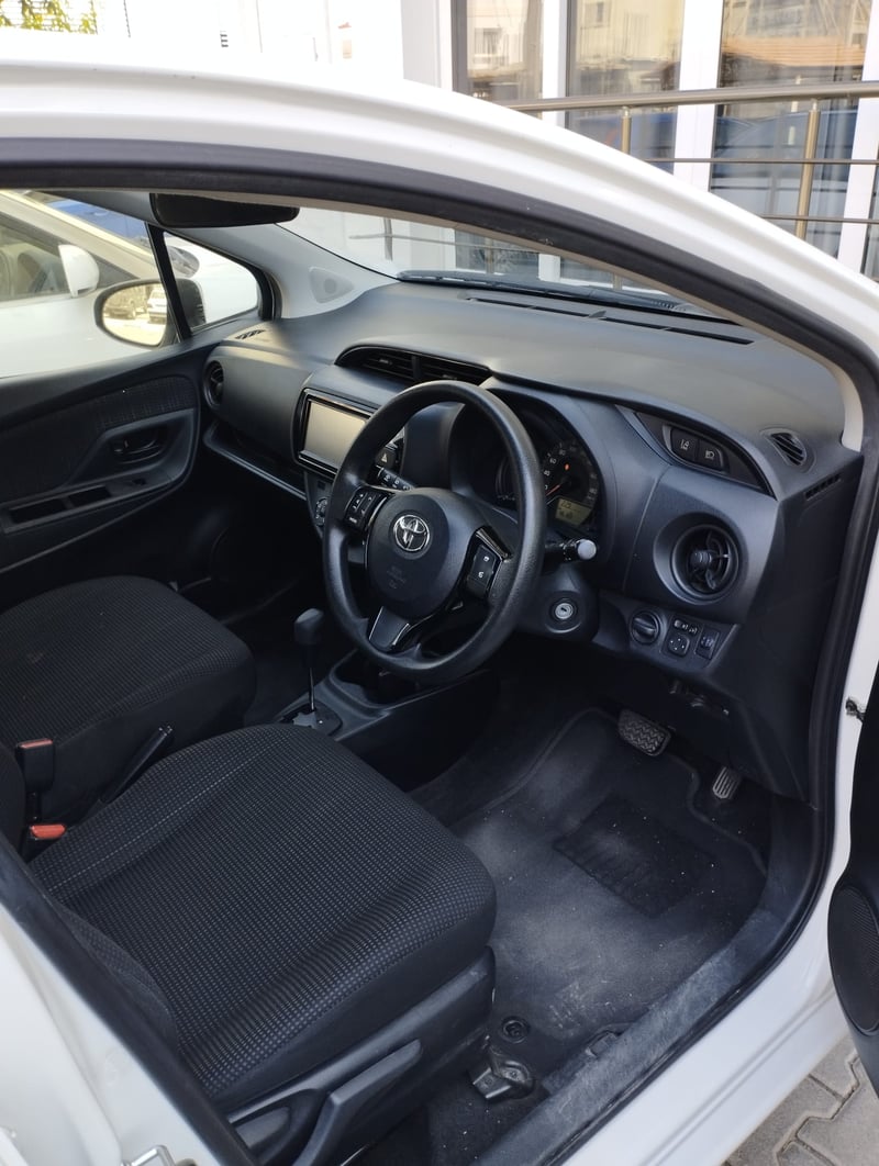 Toyota Vitz — 5