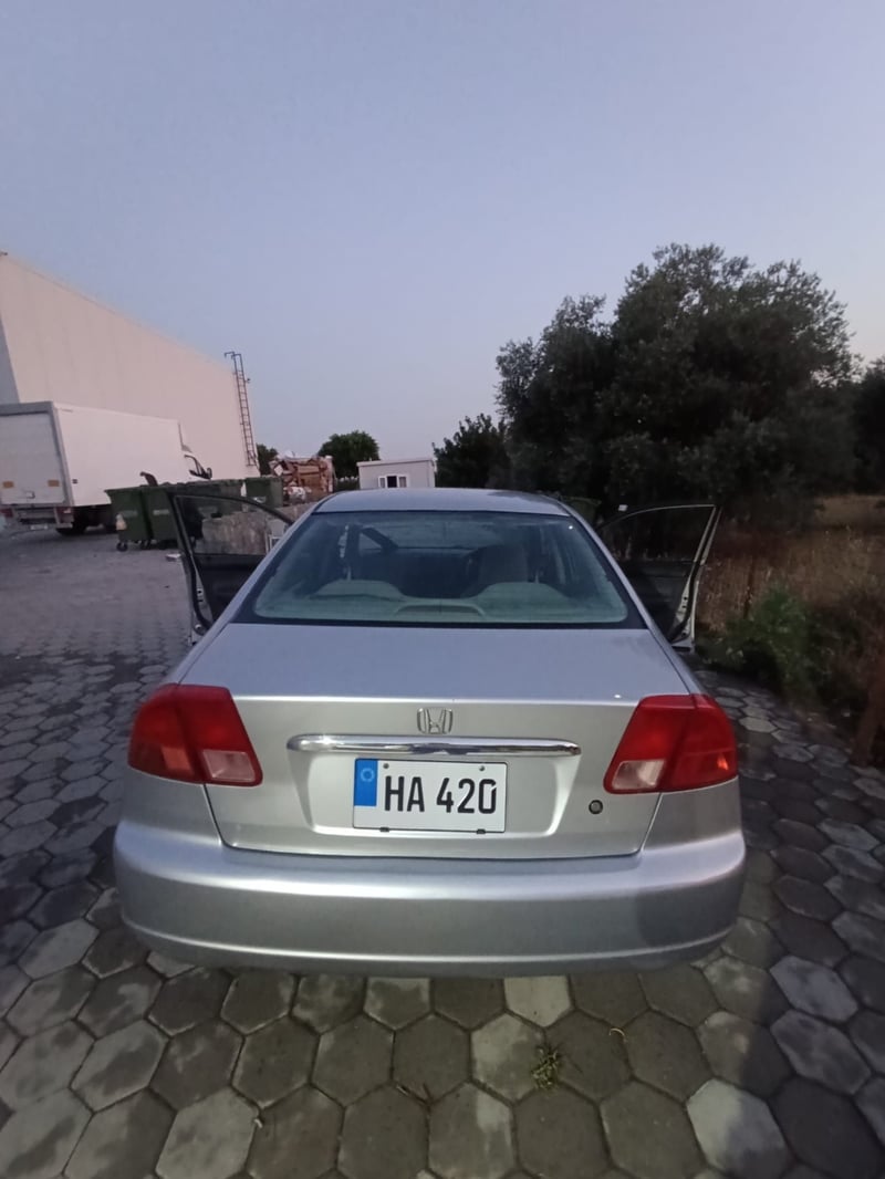 Honda Civic — 4