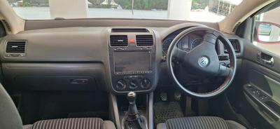 Volkswagen Golf — 6