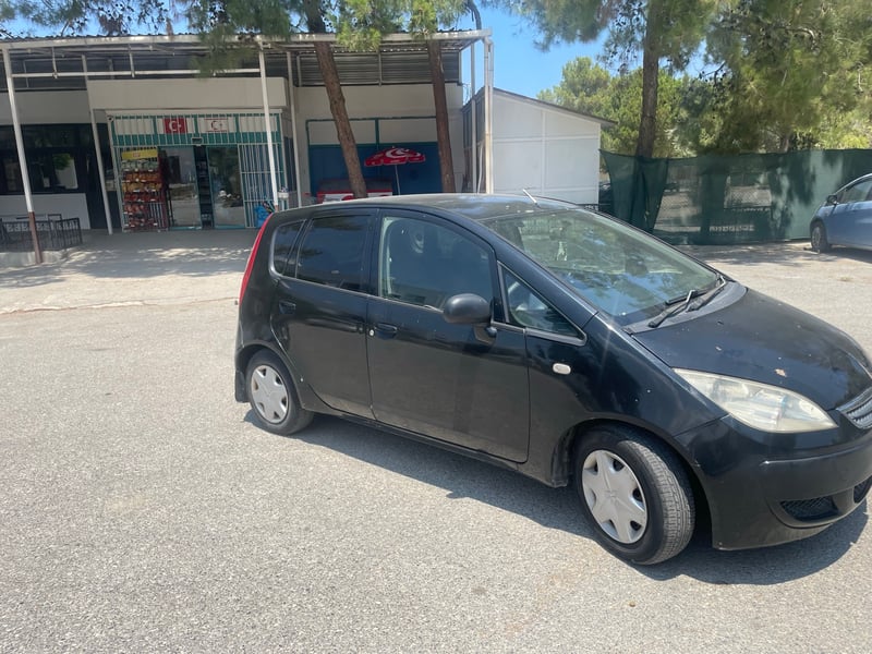 Mitsubishi Colt — 8