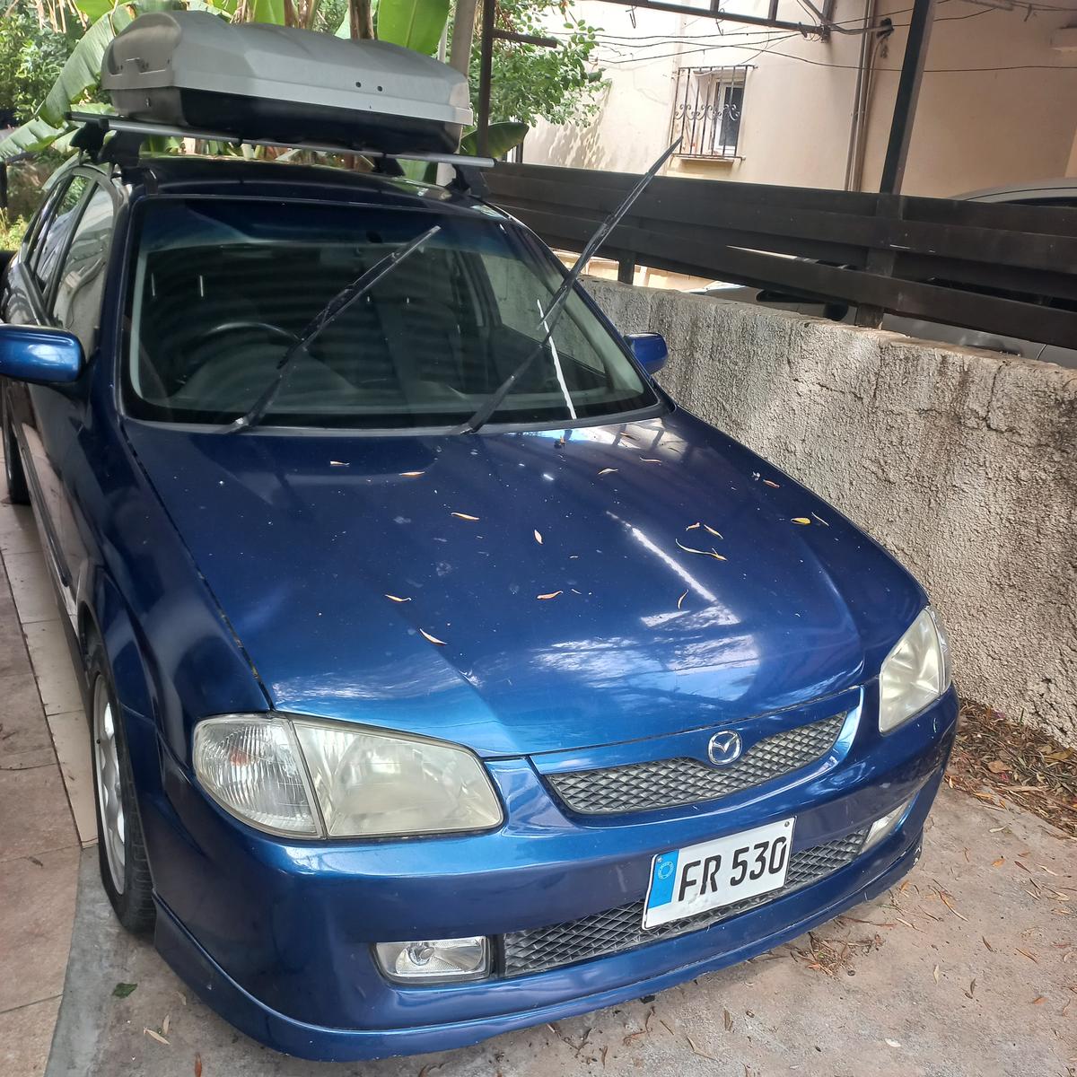 2000 Mazda Familia 2