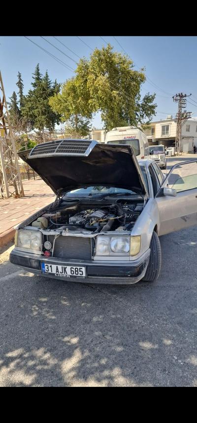 Mercedes-Benz 200D — 1