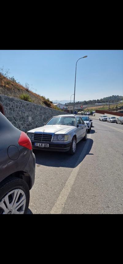 Mercedes-Benz 200D — 3