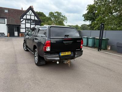 Toyota Hilux — 4
