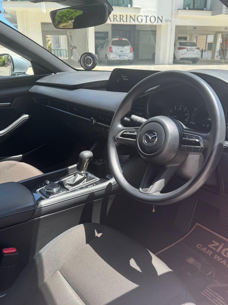 Mazda 3 — 6