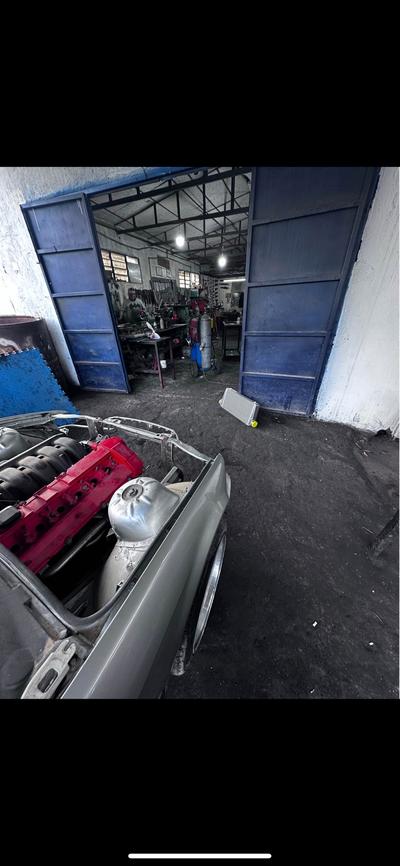 BMW 320i — 8