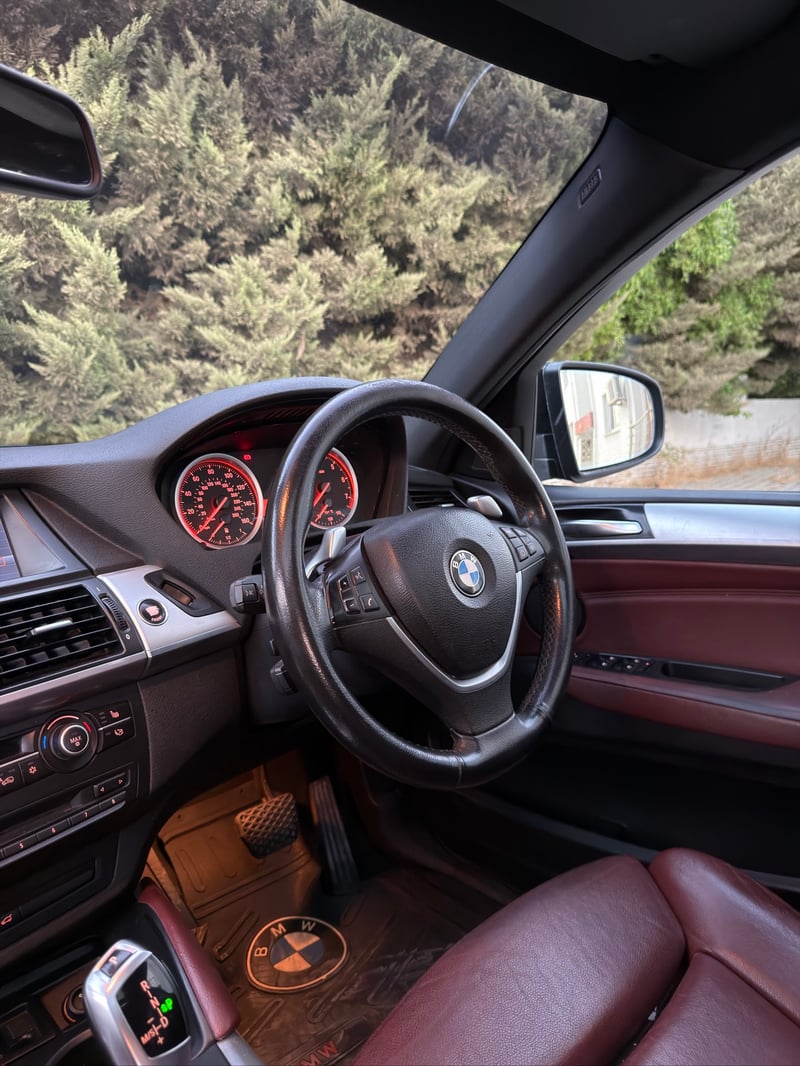 BMW X6 — 7