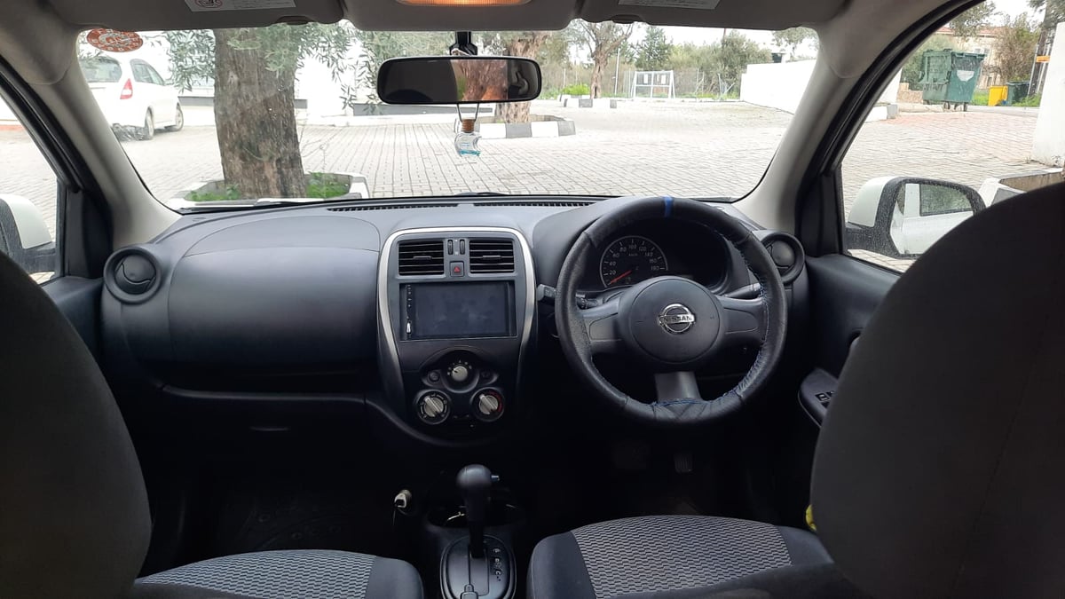 2015 Nissan March 5