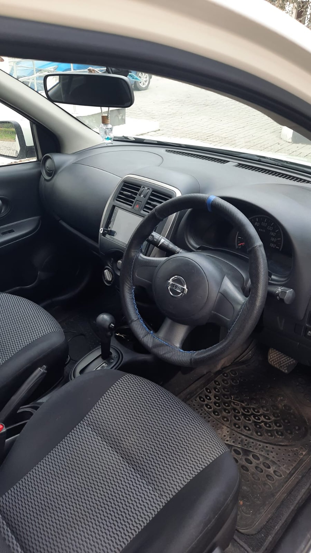 2015 Nissan March 4