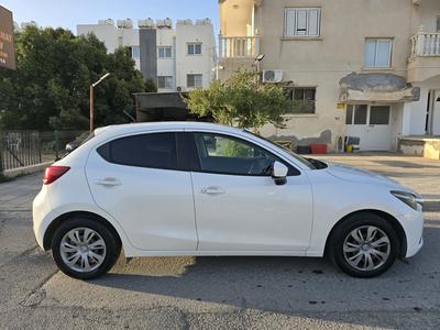 Mazda Demio — 3