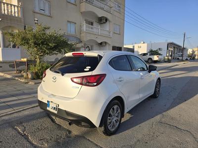 Mazda Demio — 4