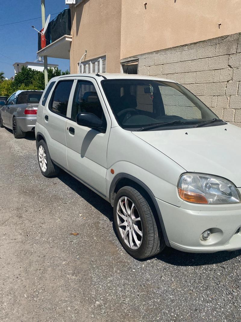 Suzuki Swift — 1/5