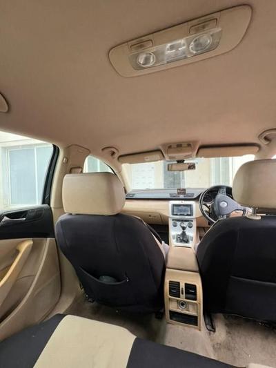 Volkswagen Passat — 4