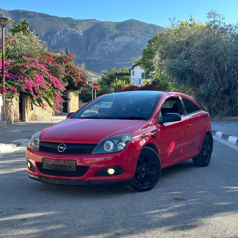 Opel Astra GTC — 1/8