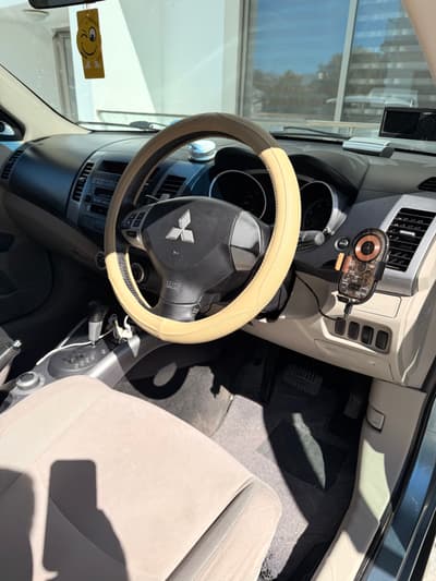 Mitsubishi Outlander — 3