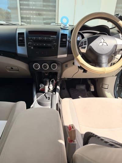 Mitsubishi Outlander — 5