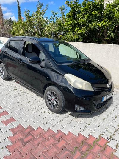 Toyota Vitz — 3