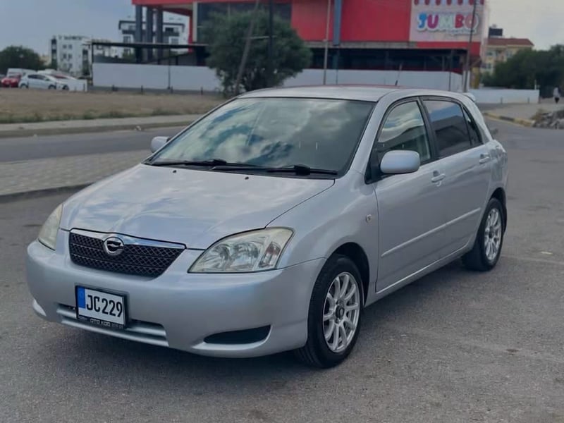 Toyota Runx — 1