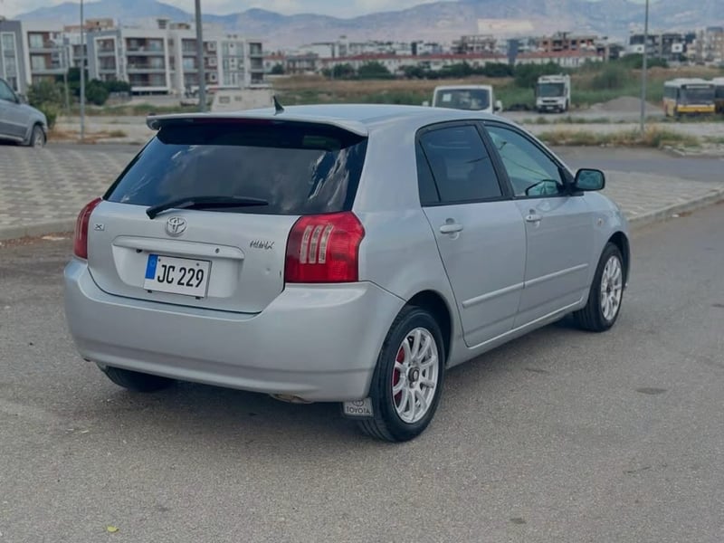 Toyota Runx — 4